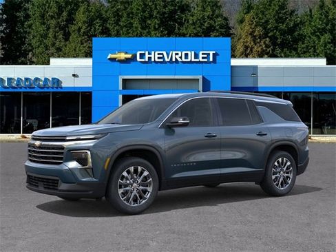 New 2026 Chevrolet Traverse LT w/ Sun and Wheel Package image 2