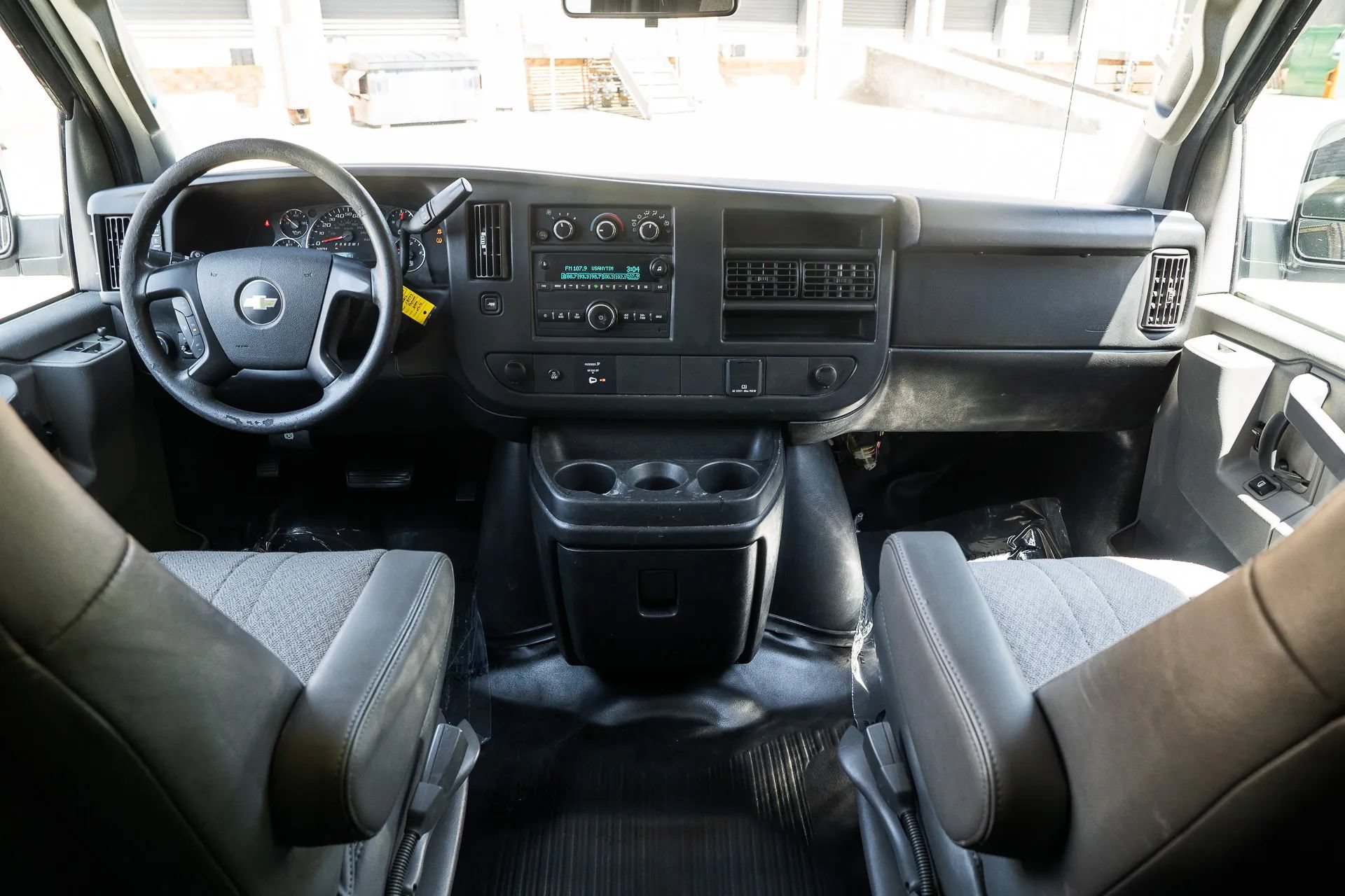 Used 2016 Chevrolet Express 2500 Extended RWD image 24