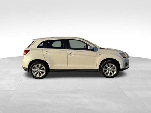 Used 2015 Mitsubishi Outlander Sport ES image 2