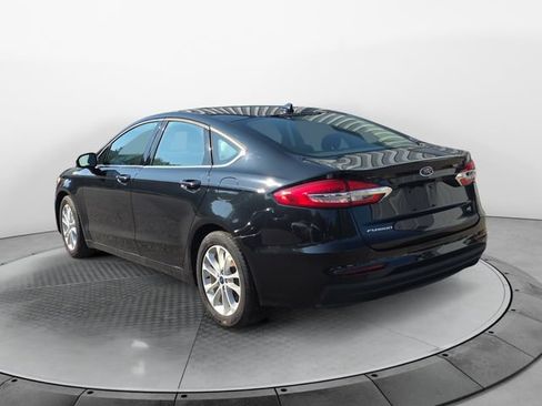 Used 2019 Ford Fusion SE FWD image 3