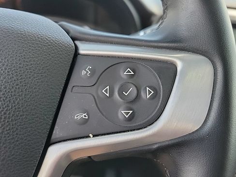 Used 2023 GMC Acadia SLT FWD image 28