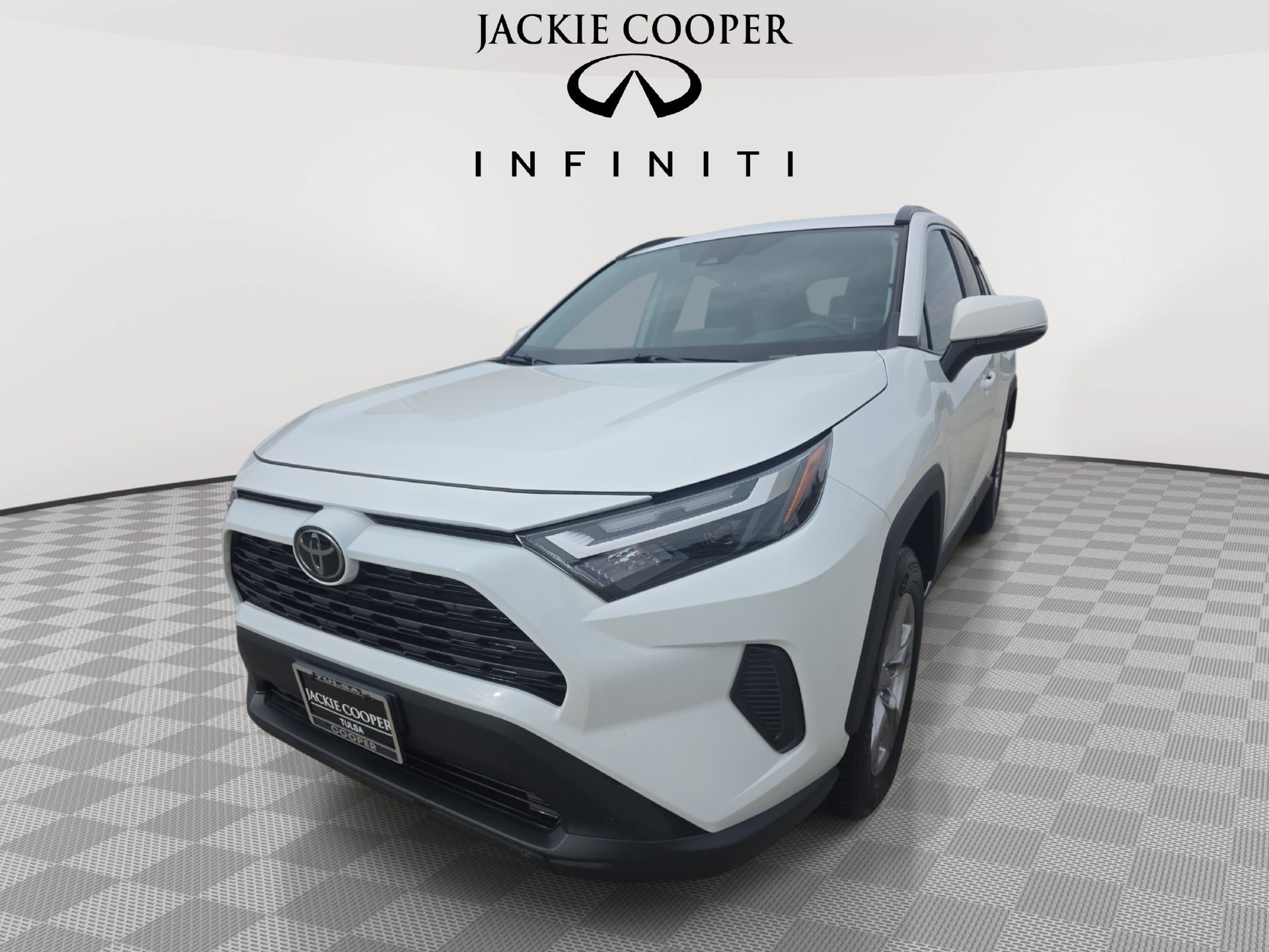 Used 2023 Toyota RAV4 XLE w/ Convenience Package FWD image 1