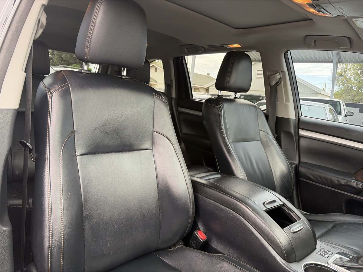 Used 2014 Toyota Highlander XLE FWD image 31