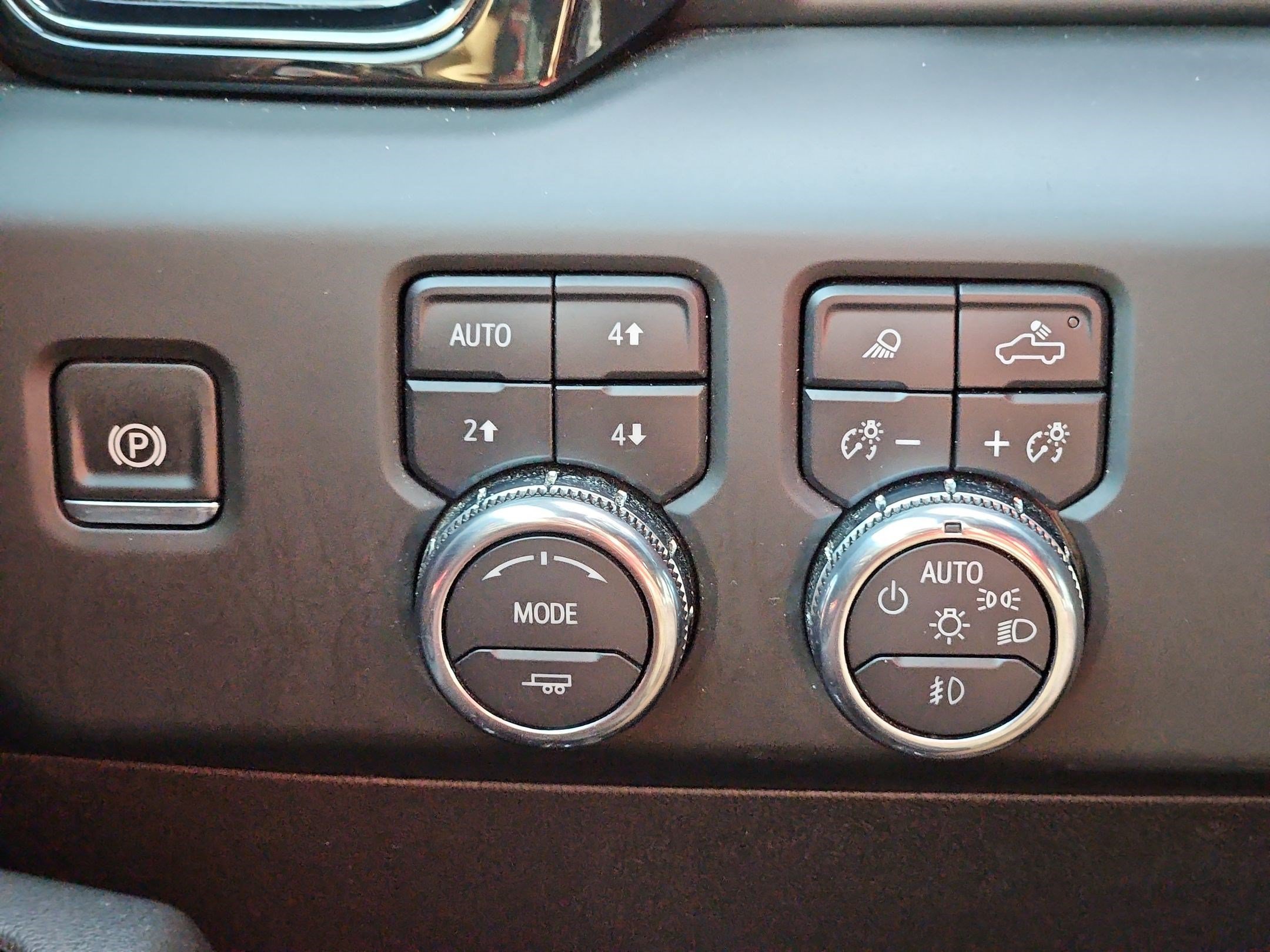 Certified 2025 GMC Sierra 1500 AT4 w/ AT4 Premium Package AWD/4WD image 23