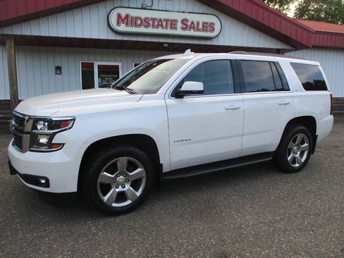 Used 2017 Chevrolet Tahoe LT w/ Luxury Package AWD/4WD image 3