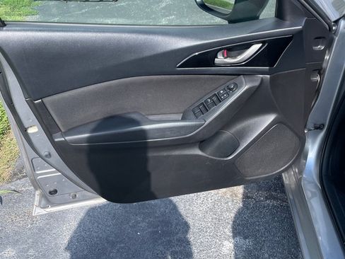 Used 2015 MAZDA MAZDA3 i Sport FWD image 10