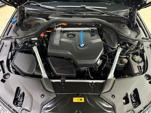 Used 2018 BMW 530e xDrive image 37