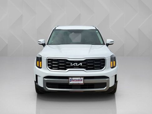 Used 2024 Kia Telluride S FWD image 2