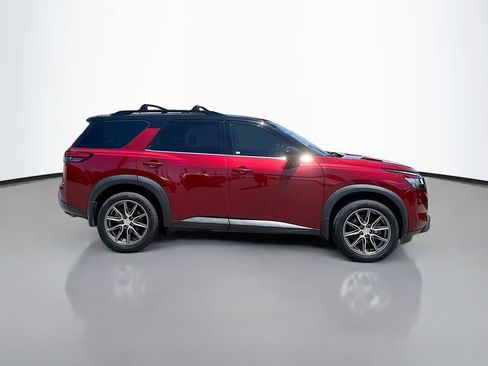 Used 2022 Nissan Pathfinder SL w/ SL Black Package FWD image 8