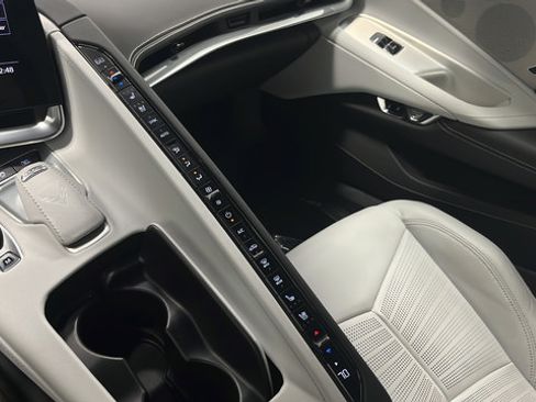Used 2020 Chevrolet Corvette Stingray Preferred Cpe w/ 2LT Preferred Equipment Group RWD image 23