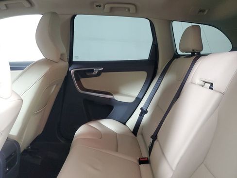 Used 2017 Volvo XC60 T5 Inscription w/ Preferred Option Package image 12