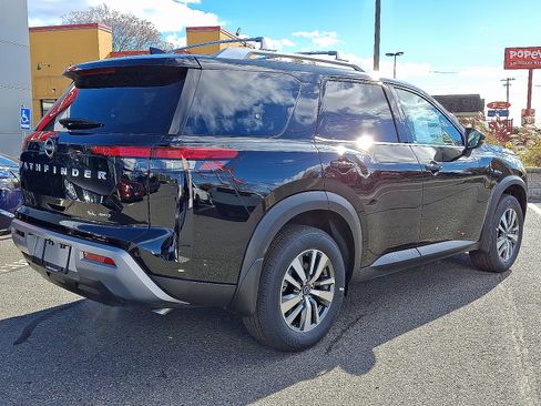 New 2025 Nissan Pathfinder SL w/ Cargo Package image 4