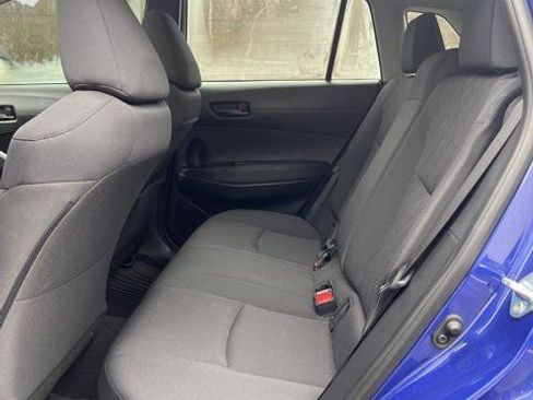 Certified 2022 Toyota Corolla Cross LE image 9
