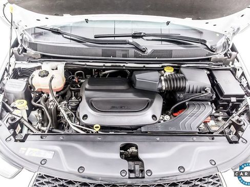 Used 2023 Chrysler Pacifica Touring-L image 39