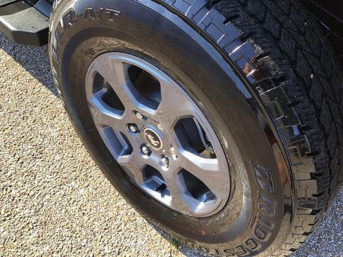 Used 2024 Ford Bronco Big Bend image 19