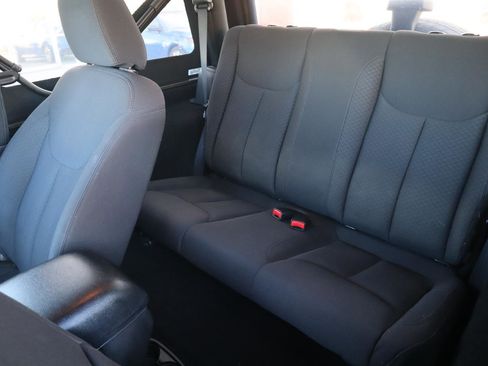 Used 2015 Jeep Wrangler Sport image 18