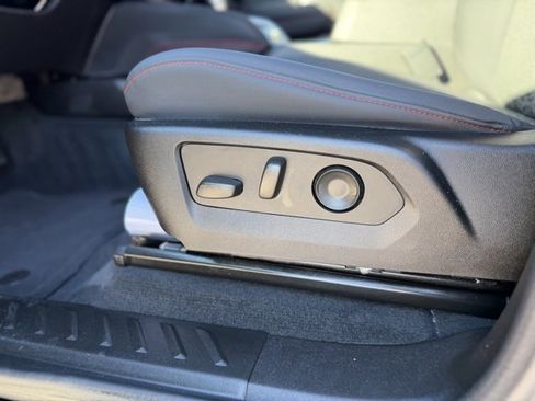 Used 2024 Chevrolet Colorado Z71 w/ Z71 Convenience Package 2 image 37