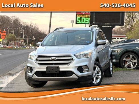 Used 2018 Ford Escape SE FWD image 1
