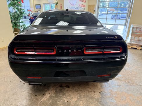 Used 2022 Dodge Challenger R/T Scat Pack w/ Dynamics Package RWD image 11