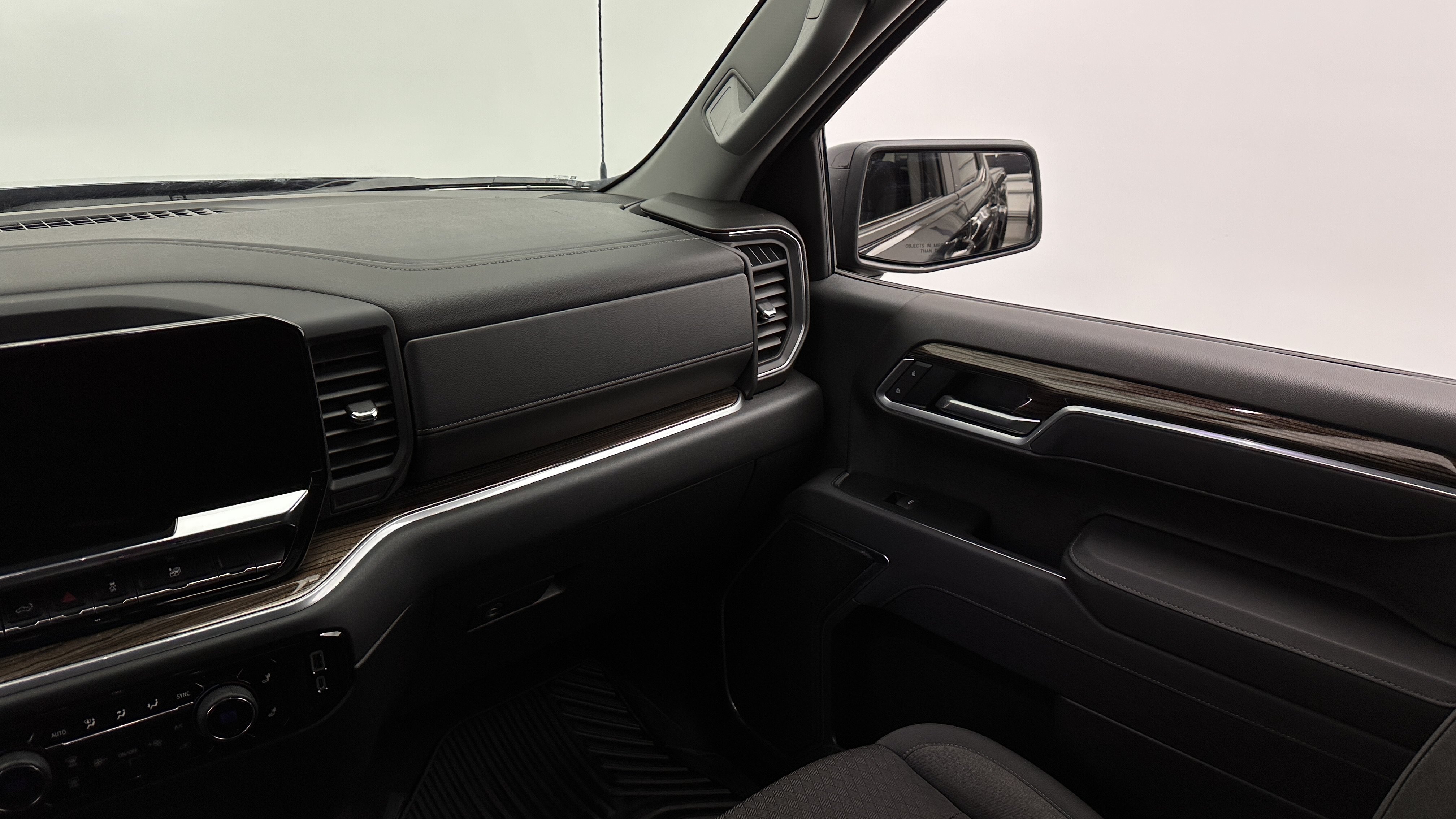Used 2026 Chevrolet Silverado 1500 RST AWD/4WD image 28