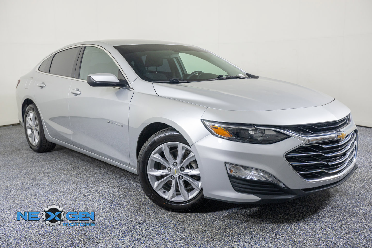 Used 2022 Chevrolet Malibu LT FWD image 1