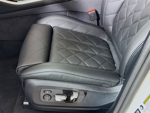 New 2026 BMW X5 xDrive40i w/ Climate Comfort Package image 23