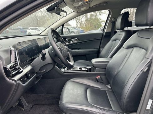 Certified 2025 Kia Sportage EX AWD/4WD image 8