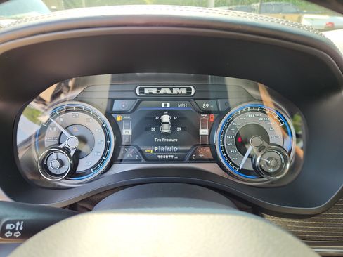 Used 2019 RAM 1500 Limited image 33