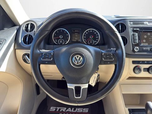 Used 2013 Volkswagen Tiguan SE image 17