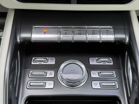 New 2026 Lincoln Nautilus Reserve AWD/4WD image 16
