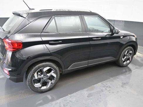 New 2026 Hyundai Venue SEL FWD image 9