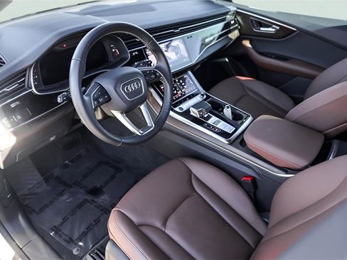 Used 2025 Audi Q8 Premium Plus image 13