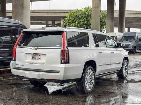Used 2020 Cadillac Escalade ESV Platinum image 4