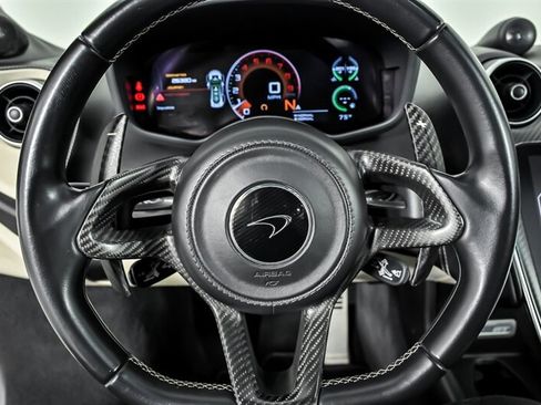 Used 2017 McLaren 570S RWD image 24