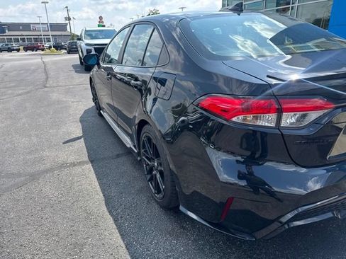 Used 2022 Toyota Corolla SE FWD image 3