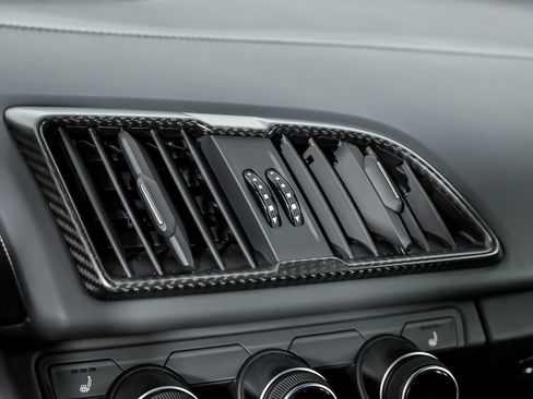 Used 2017 Audi R8 V10 image 39