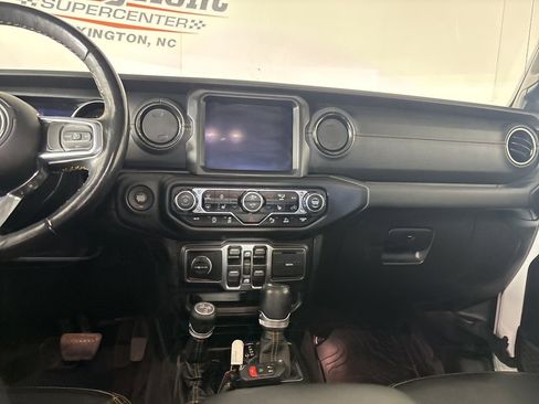Used 2021 Jeep Gladiator Overland image 25