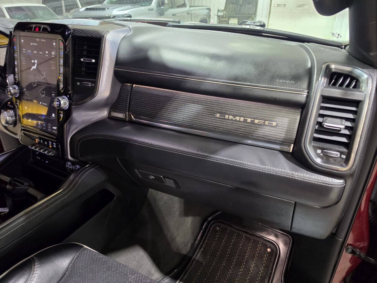 Used 2019 RAM 1500 Limited AWD/4WD image 37
