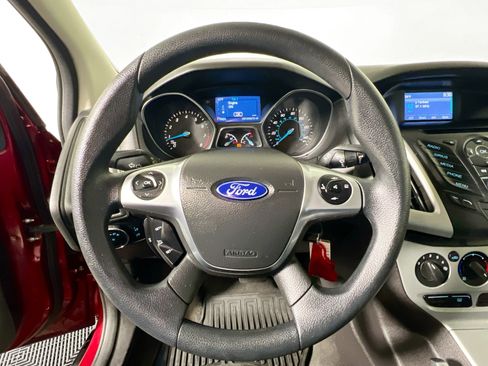 Used 2014 Ford Focus SE w/ SE Winter Package image 17