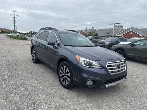 Used 2017 Subaru Outback 2.5i Limited AWD/4WD image 32