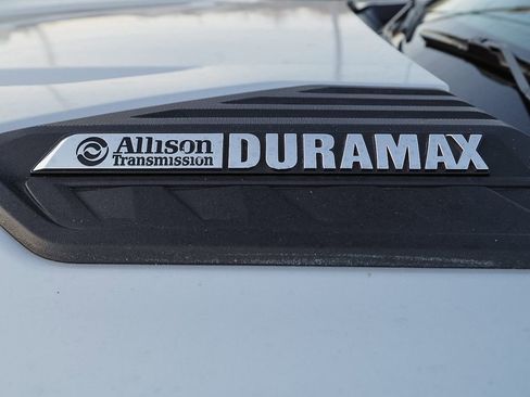 Used 2021 Chevrolet Silverado 2500 LTZ w/ LTZ Convenience Package image 12