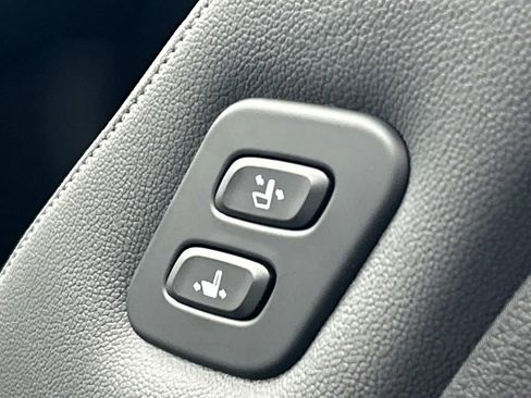 New 2026 Genesis G70 2.5T Prestige image 23