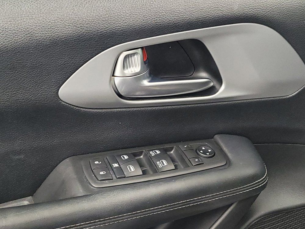 Used 2019 Chrysler Pacifica Touring Plus w/ S Appearance Package FWD image 27