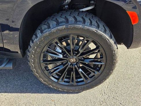 Certified 2024 Chevrolet Tahoe Z71 w/ Luxury Package image 18