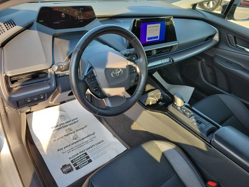 Used 2023 Toyota Prius XLE image 12