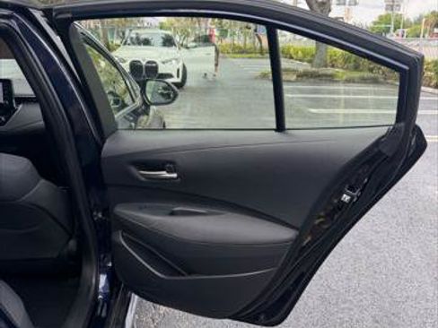 Used 2020 Toyota Corolla LE FWD image 16
