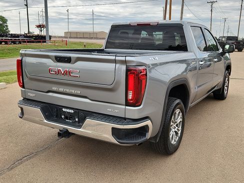 Used 2024 GMC Sierra 1500 SLT image 4