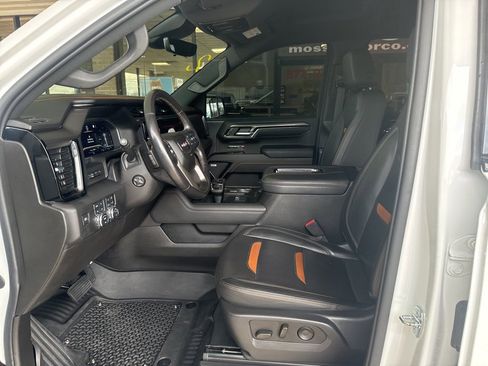 Used 2022 GMC Sierra 1500 AT4 w/ AT4 Premium Package image 8
