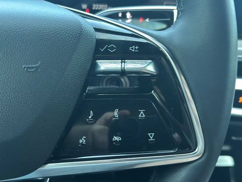 Used 2024 Cadillac Lyriq Luxury AWD/4WD image 21