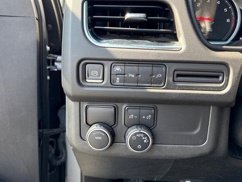 Used 2021 Chevrolet Suburban Premier image 28